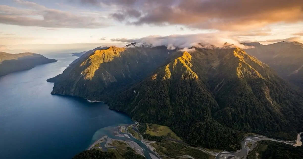New Zealand — travel eSIM by esimbloom